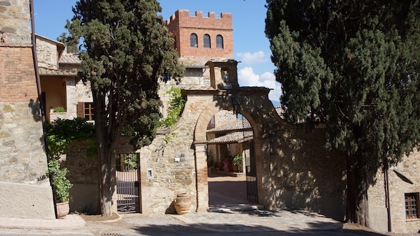 collosorbo-winery-entrance